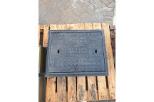 POLYMER MEDIUM DUTY MANHOLE COVER AND FRAME 670X520MM 44KG