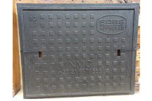 POLYMER LIGHT DUTY MANHOLE COVER AND FRAME 670X520MM 20KG