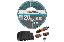 IS A PRACTICAL STARTER KIT DESIGNED FOR CONVENIENT AND TIDY GARDEN WATERING. THE