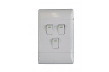 CBI WHITE 3LEVER 1WAY LIGHT SWITCH 50X100MM