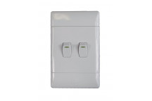 CBI WHITE 2LEVER 2WAY LIGHT SWITCH 50X100MM
