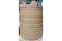 POLY VERTICAL WATER TANK 2500L LIGHTWEIGHT 1.65HX1.49W 40KG
