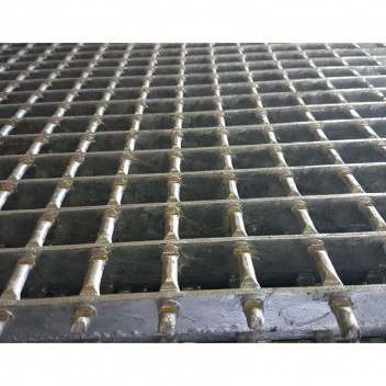 UNPAINTED GRATING RS40 45/40 40X4.5MM 2400X1200MM